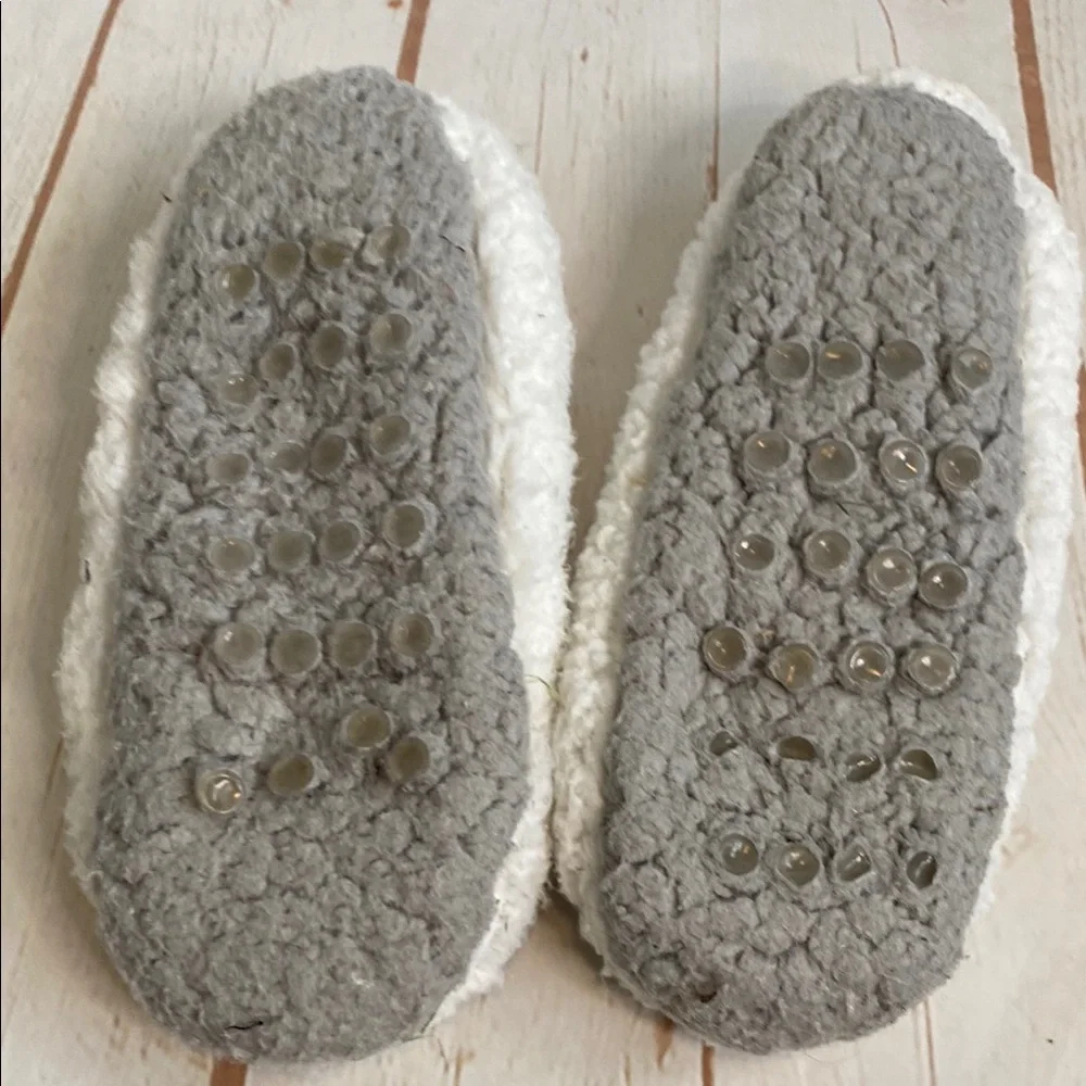 Warner Bros. White Owl Face Hedwig Hogwarts Invitation Fuzzy Slippers